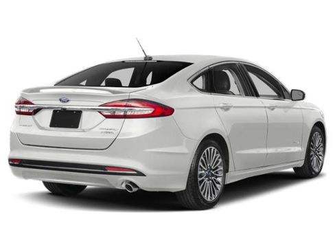 Used 2018 Ford Fusion Titanium image 2
