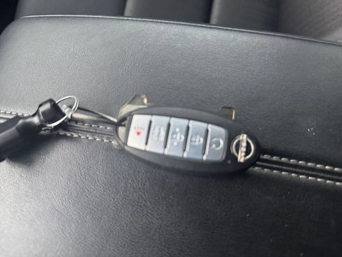 Used 2025 Nissan Altima 2.5 SV FWD image 21