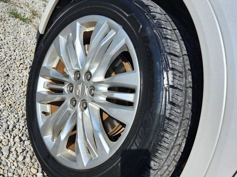 Used 2018 Cadillac XT5 Premium Luxury AWD/4WD image 4