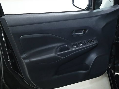 Used 2025 Nissan Versa SV w/ Trunk Package FWD image 15