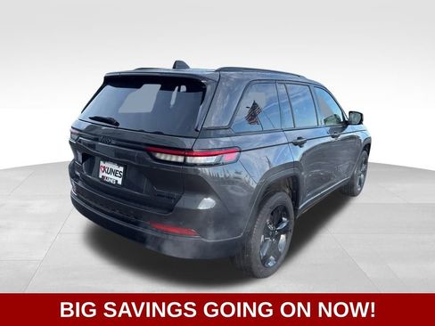 New 2025 Jeep Grand Cherokee Limited w/ Black Appearance Package image 11