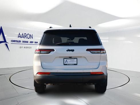 New 2026 Jeep Grand Cherokee L 2WD image 3
