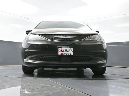 New 2026 Chrysler Voyager LX image 48