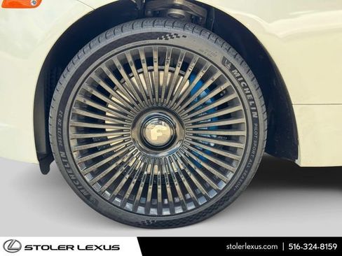 Used 2017 Rolls-Royce Wraith RWD image 11