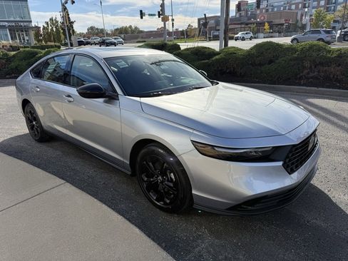 New 2025 Honda Accord SE image 3