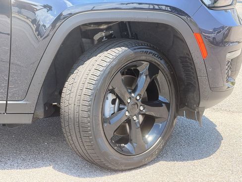 Used 2024 Jeep Grand Cherokee L Limited w/ Luxury Tech Group II AWD/4WD image 5