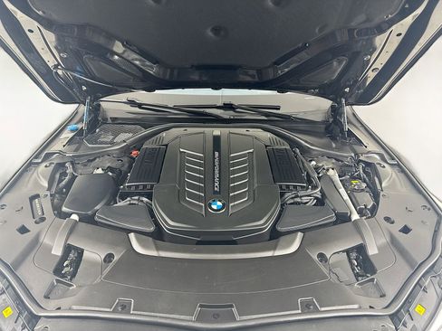 Used 2020 BMW M760i xDrive w/ Luxury Rear Seating Package image 29