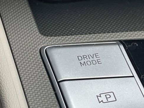 Used 2025 Hyundai Elantra Sport image 30