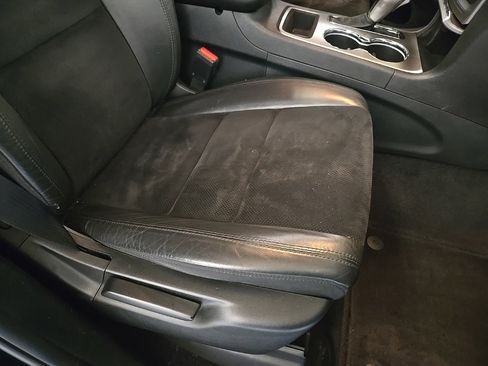 Used 2018 Jeep Grand Cherokee Altitude image 15