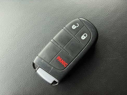 Used 2021 Jeep Grand Cherokee Laredo RWD image 31