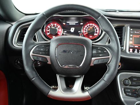 Used 2016 Dodge Challenger SRT Hellcat image 28