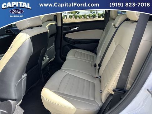 Used 2022 Ford Edge SEL w/ Convenience Package image 16