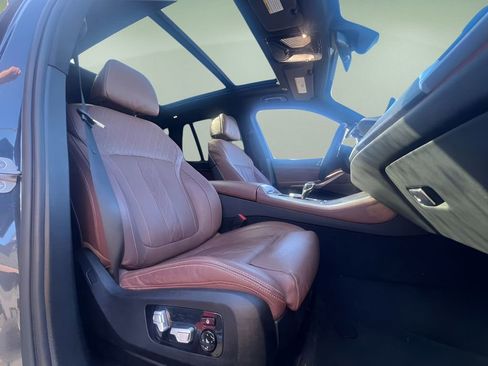 Used 2021 BMW X5 M50i w/ Premium Package image 21