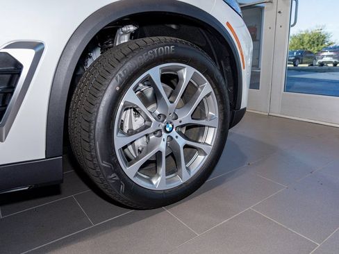 Used 2026 BMW X5 xDrive40i w/ Premium Package AWD/4WD image 6