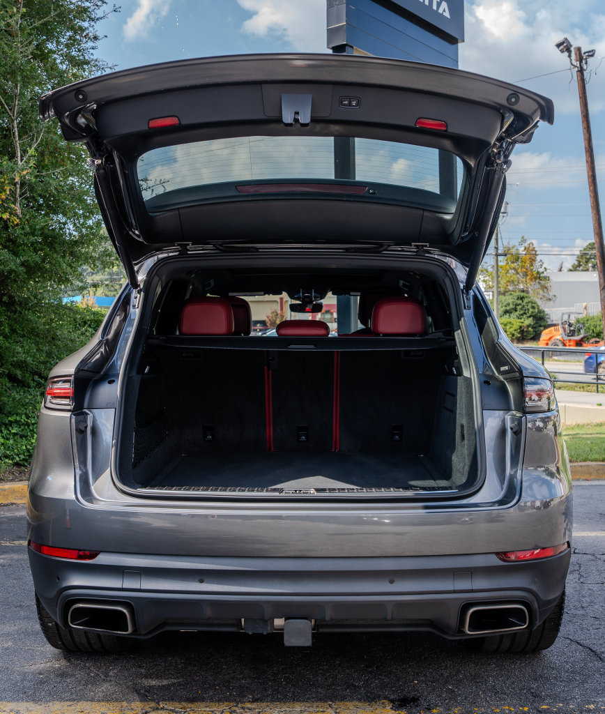 Used 2023 Porsche Cayenne AWD/4WD image 27