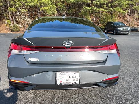 Used 2023 Hyundai Elantra SEL w/ Convenience Package image 6