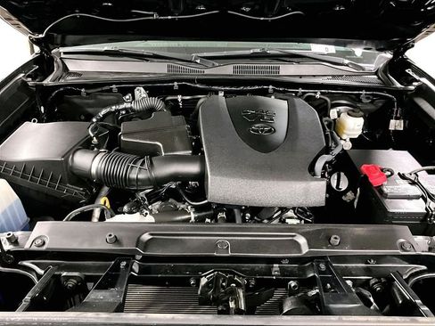 Certified 2023 Toyota Tacoma SR5 AWD/4WD image 28