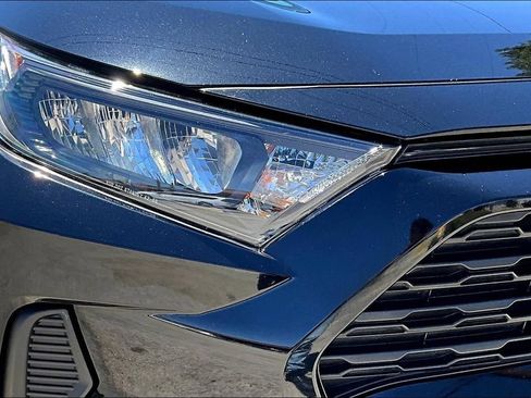 Used 2022 Toyota RAV4 LE AWD/4WD image 30