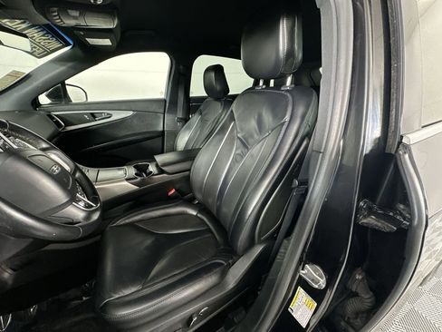 Used 2020 Lincoln Nautilus FWD w/ Equipment Group 101A image 11