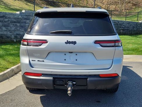 Used 2023 Jeep Grand Cherokee L Laredo AWD/4WD image 7