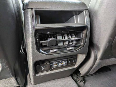 Certified 2023 Jeep Grand Cherokee Limited RWD image 15