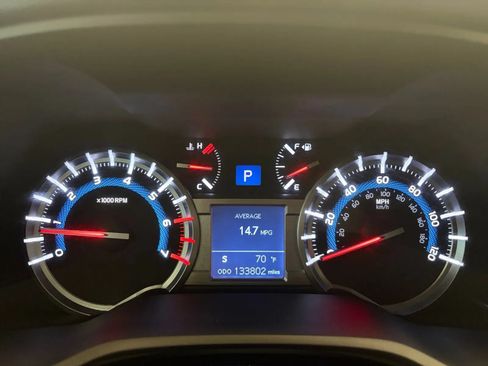 Used 2016 Toyota 4Runner SR5 AWD/4WD image 29