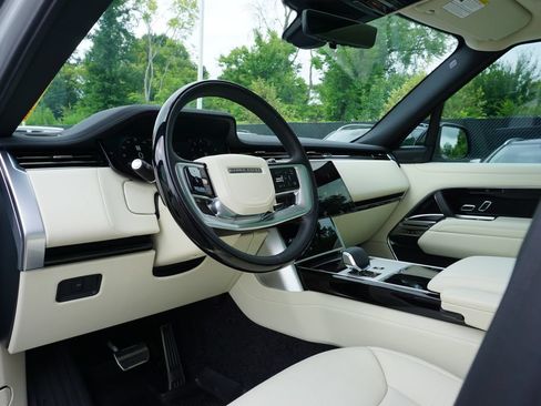 Used 2026 Land Rover Range Rover SE AWD/4WD image 13
