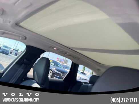 Used 2024 Volvo XC60 B5 Plus w/ Protection Package Premier AWD/4WD image 10