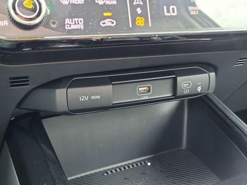 New 2026 Kia Niro EX FWD image 33