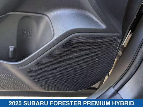 Used 2025 Subaru Forester Premium AWD/4WD image 14