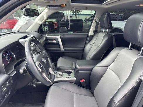 Used 2018 Toyota 4Runner SR5 Premium AWD/4WD image 9
