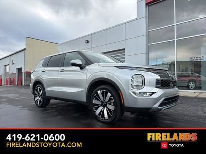 Used 2025 Mitsubishi Outlander SE