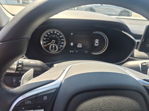 Used 2026 Genesis G70 2.5T image 21