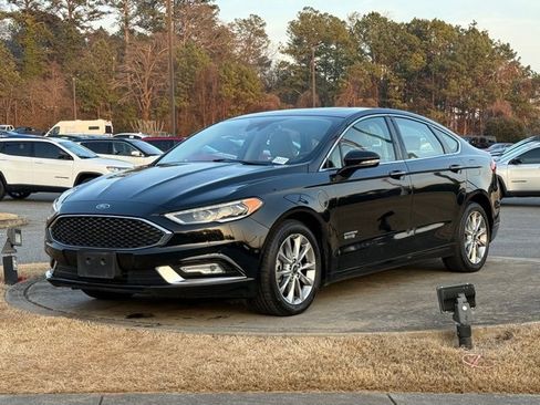 Used 2017 Ford Fusion Energi Platinum image 3