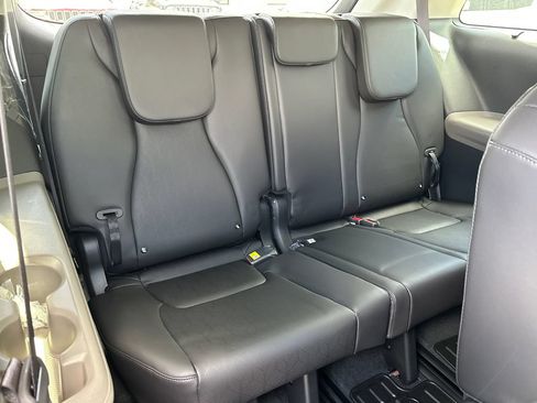 Certified 2026 Kia Carnival EX FWD image 15