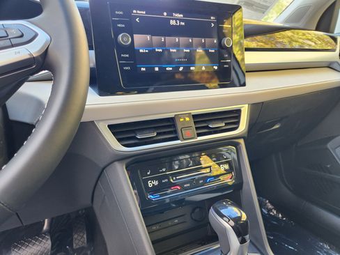 New 2025 Volkswagen Taos SE AWD/4WD image 12