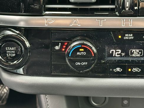 New 2026 Nissan Pathfinder SL image 18