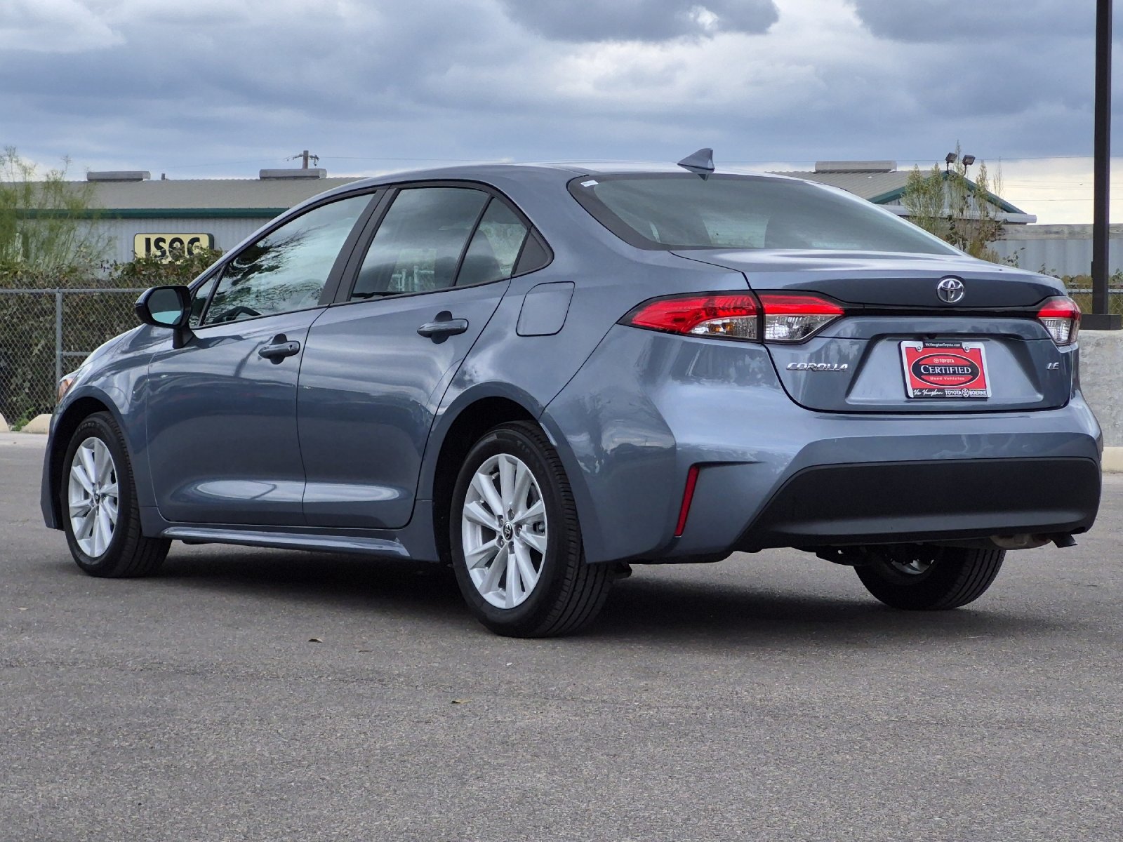 Used 2026 Toyota Corolla LE w/ LE Premium Package FWD image 3