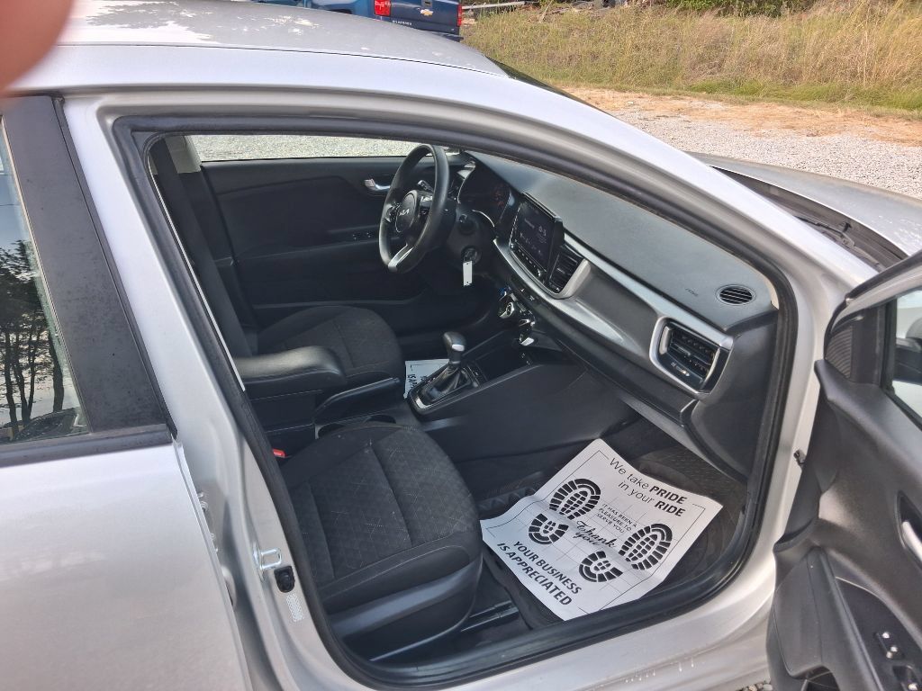 Used 2022 Kia Rio LX FWD image 13