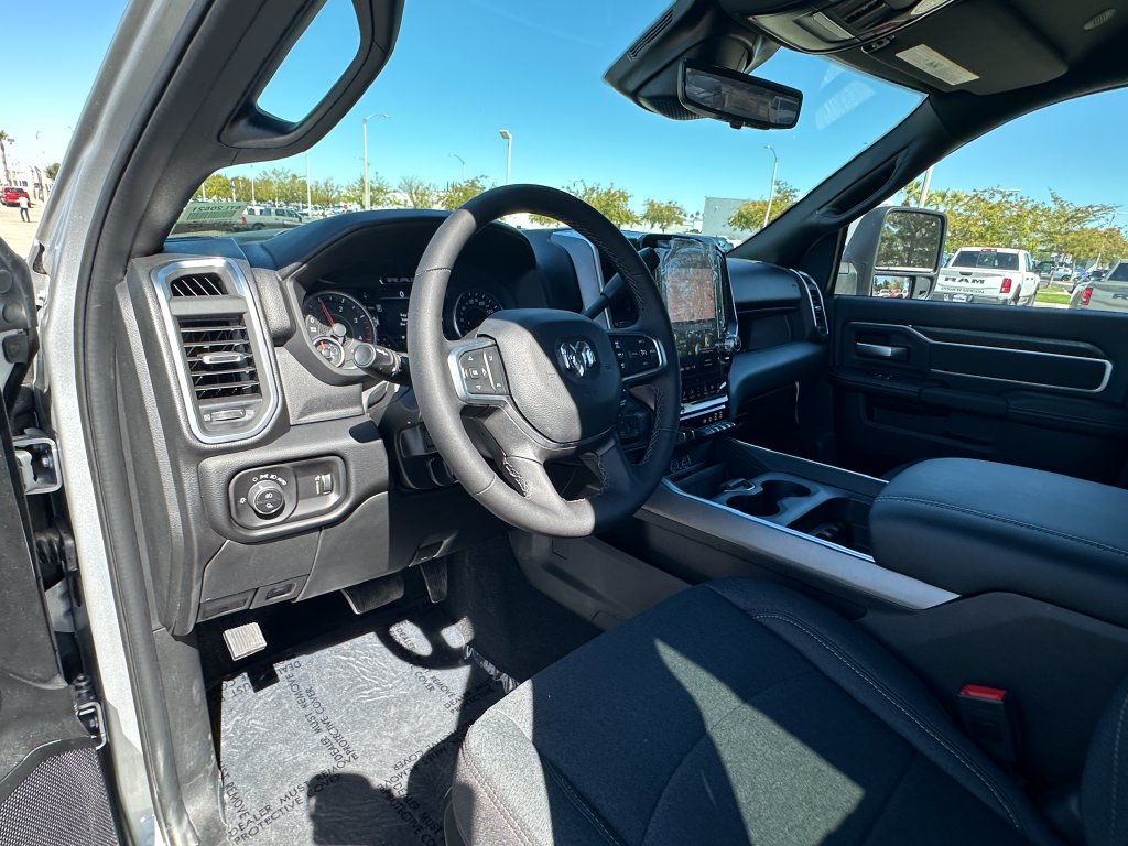 New 2026 RAM 2500 Big Horn AWD/4WD image 19