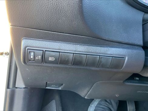 Used 2025 Toyota Corolla LE FWD image 32