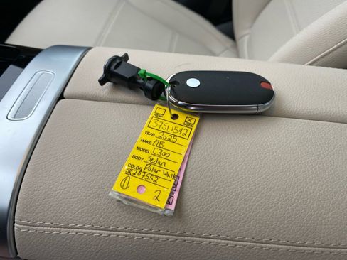 Certified 2025 Mercedes-Benz C 300 4MATIC Sedan image 34