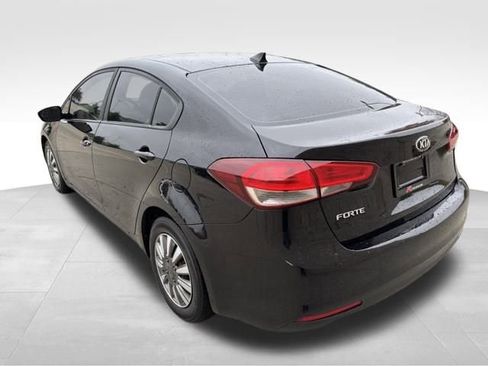 Used 2017 Kia Forte LX w/ LX Popular Package image 4