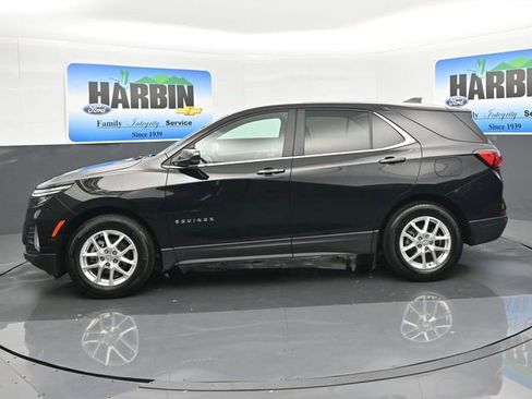 Used 2024 Chevrolet Equinox LT image 2