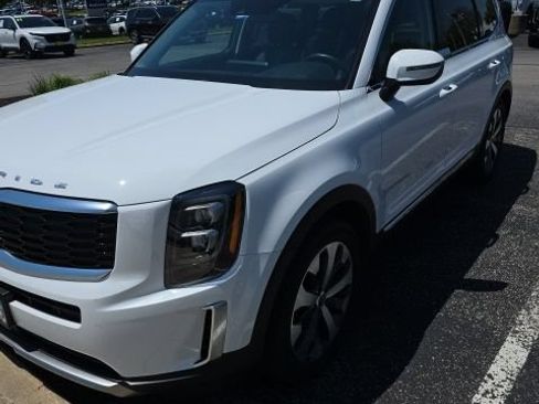 Certified 2022 Kia Telluride EX w/ EX Premium Package AWD/4WD image 1