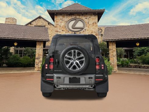 Used 2024 Land Rover Defender 110 X-Dynamic SE image 5