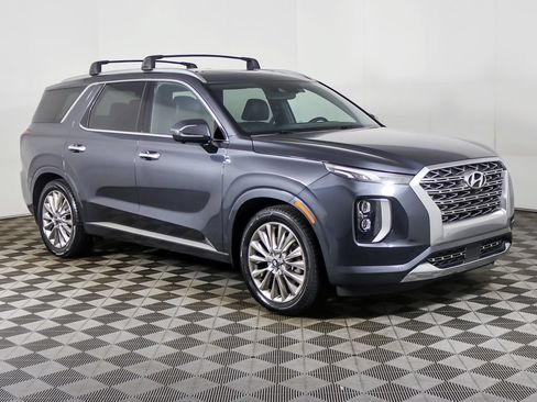 Used 2020 Hyundai Palisade Limited FWD image 2