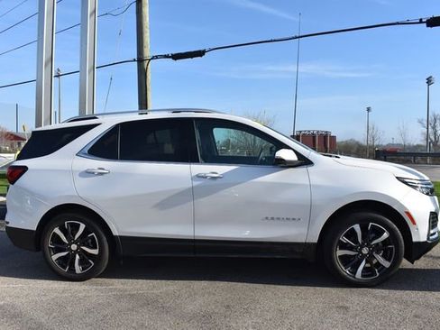 Used 2023 Chevrolet Equinox Premier image 2