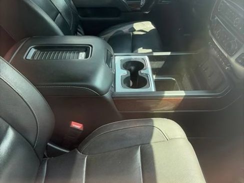 Used 2018 GMC Sierra 2500 SLT w/ Duramax Plus Package AWD/4WD image 6