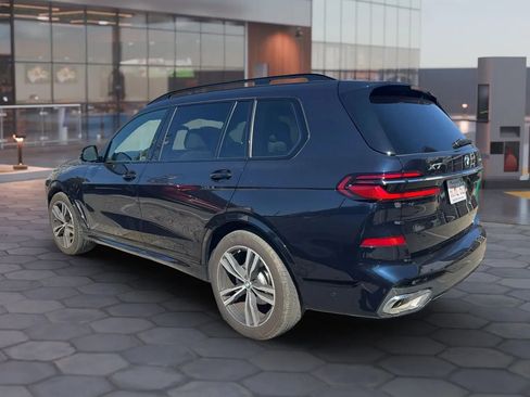 Used 2025 BMW X7 xDrive40i w/ M Sport Package AWD/4WD image 4